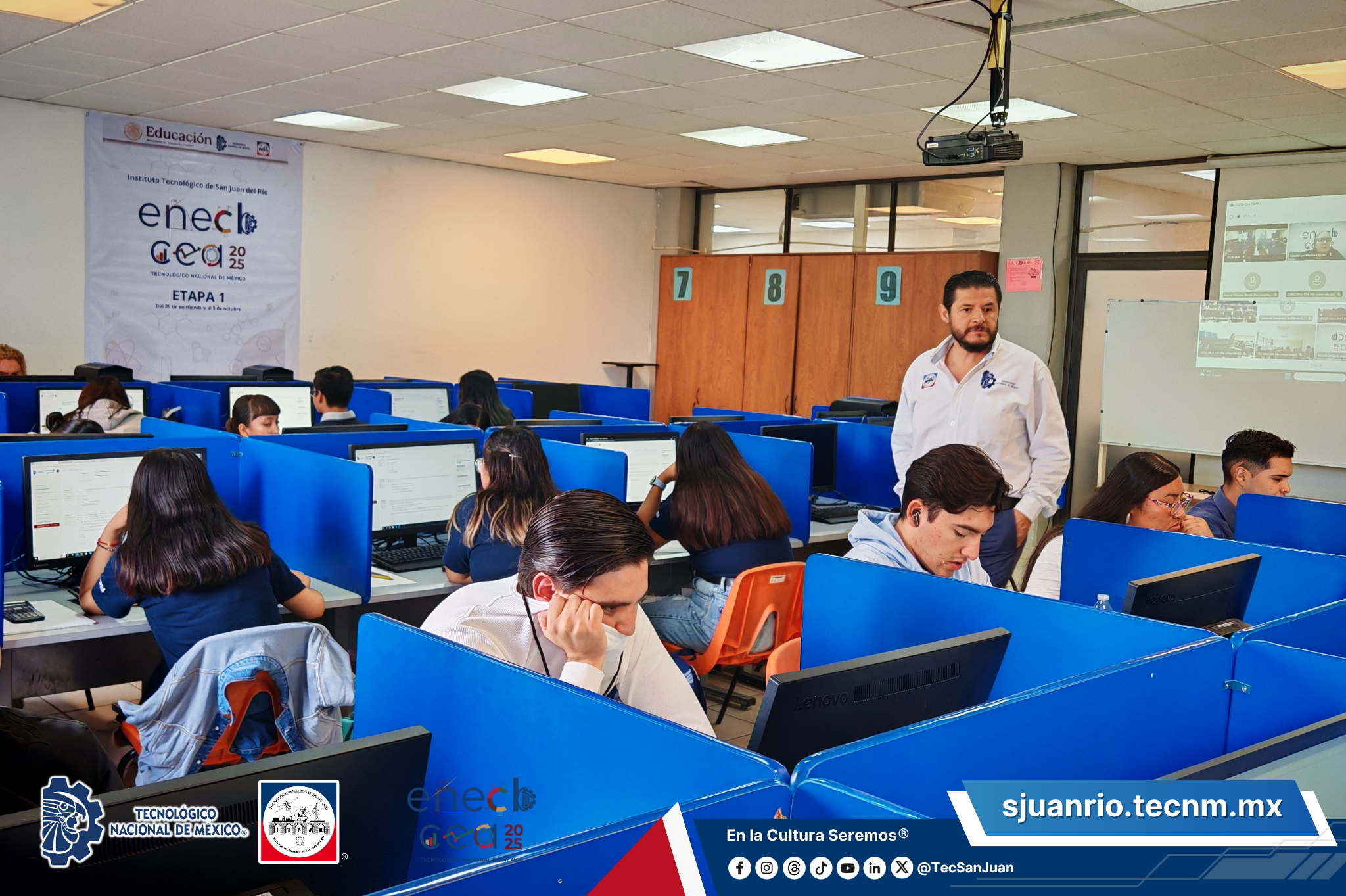 Estudiantes en el examen de la Etapa 1